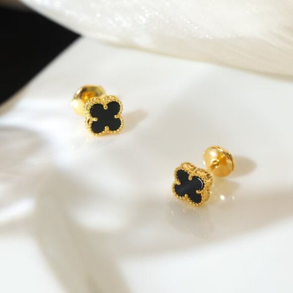 Van Cleef & Arpels Black Onyx Earrings - Picture 7 of 7